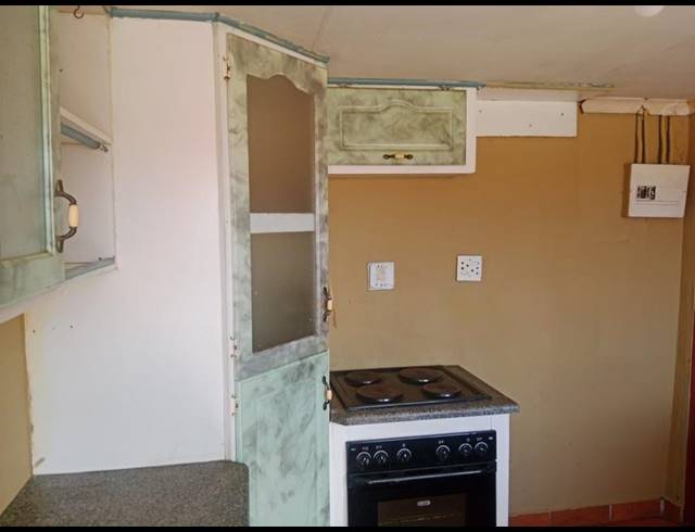 2 BEDROOM HOUSE FOR SALE IN MABOPANE UNIT B